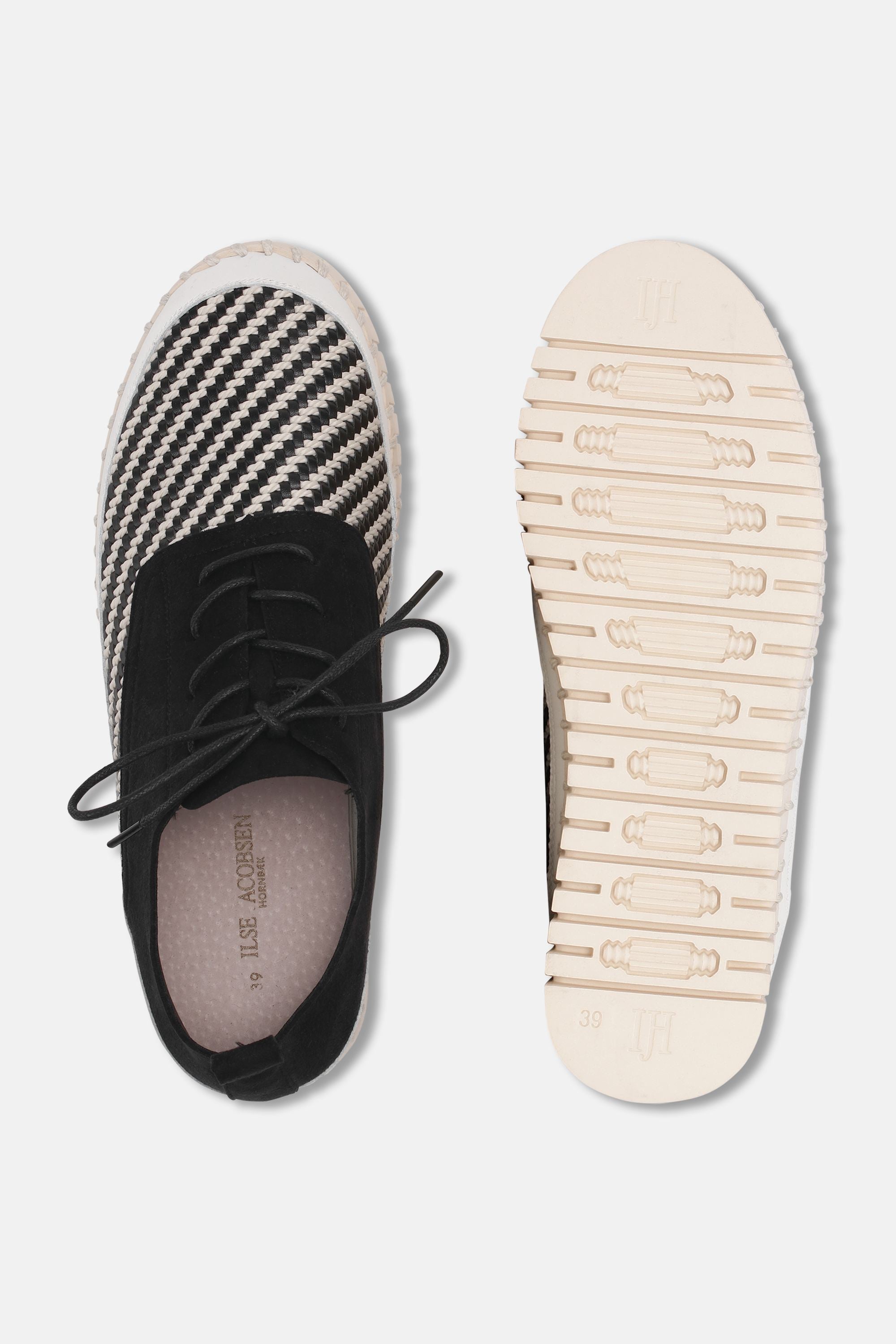 Tulip Flats With Laces - Black